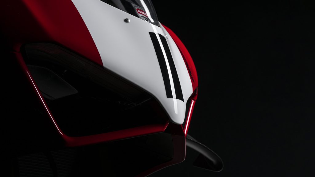 Foto frontal da moto da Ducati