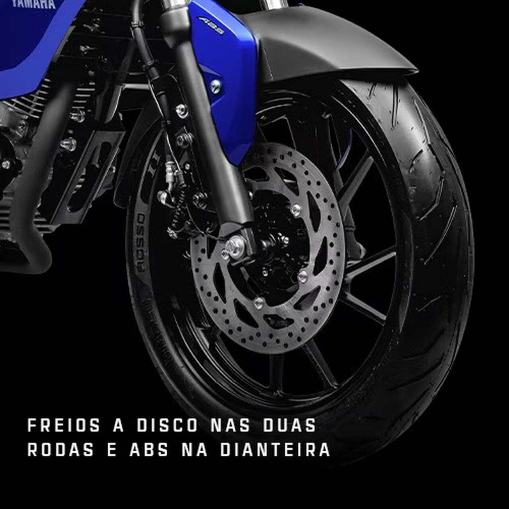 Foto da roda da moto da Yamaha