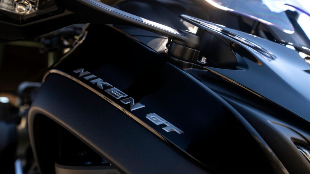 Foto em detalhes da moto da Yamaha