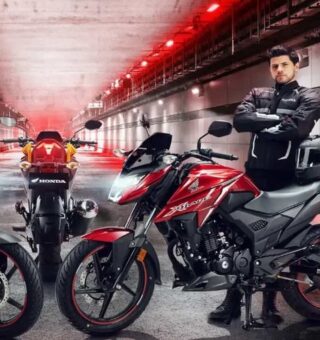 Novo modelo de Honda XBlade 160 vermelho